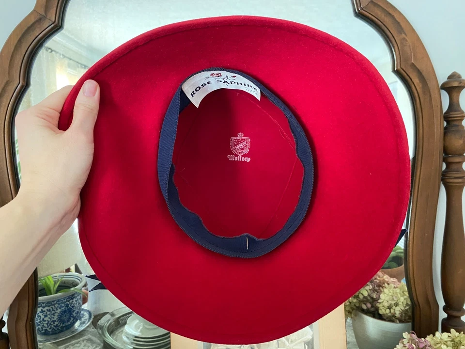 复古 Red Felt Rose Saphire by Mallory 带海军丝带装饰镂空帽 — 第 3/4 张图片
