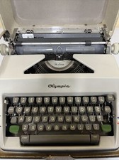 VTG Olympia De Luxe Typewriter Werke AG. Wilhelmshaven TESTED&WORKING thumbnail