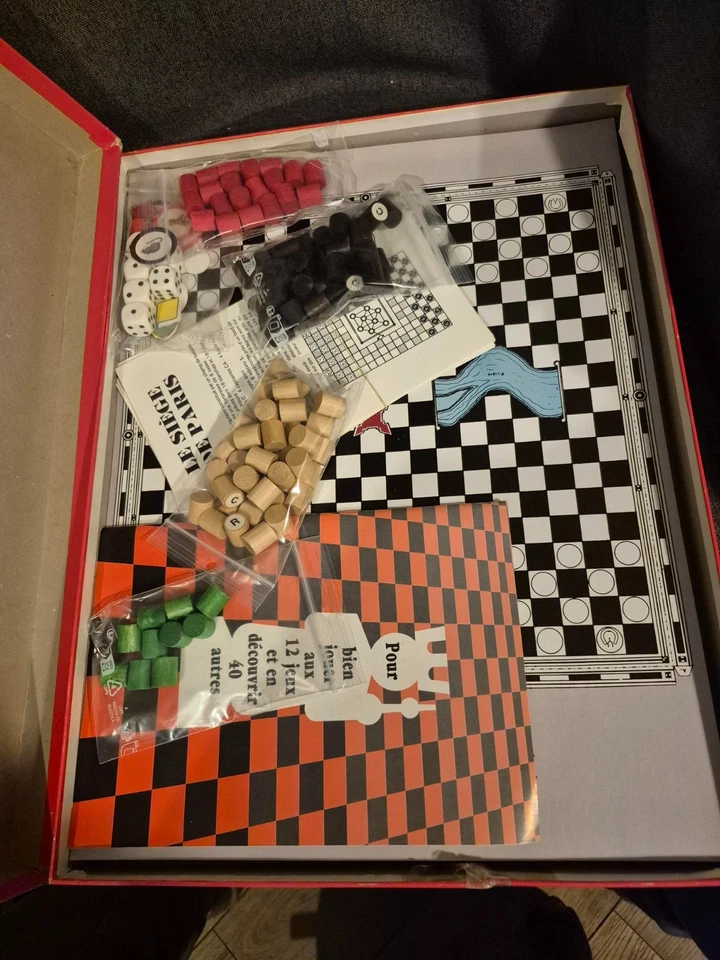 Jeu de société ancien vintage "12 jeux et leur support" - Photo 2/4