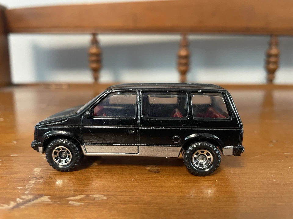 Matchbox Superfast #68 Dodge Caravan Minivan Inglaterra Base Lesney De colección 1983 Foto 3 de 4