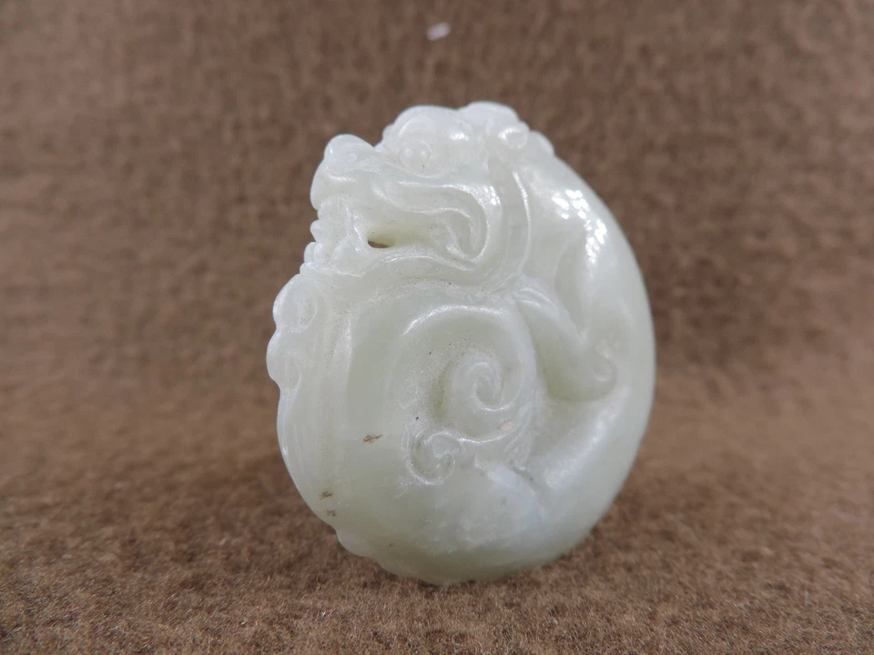 Antiguo colgante de jade dragón tallado a mano de jade hetiano natural de China Foto 4 de 4