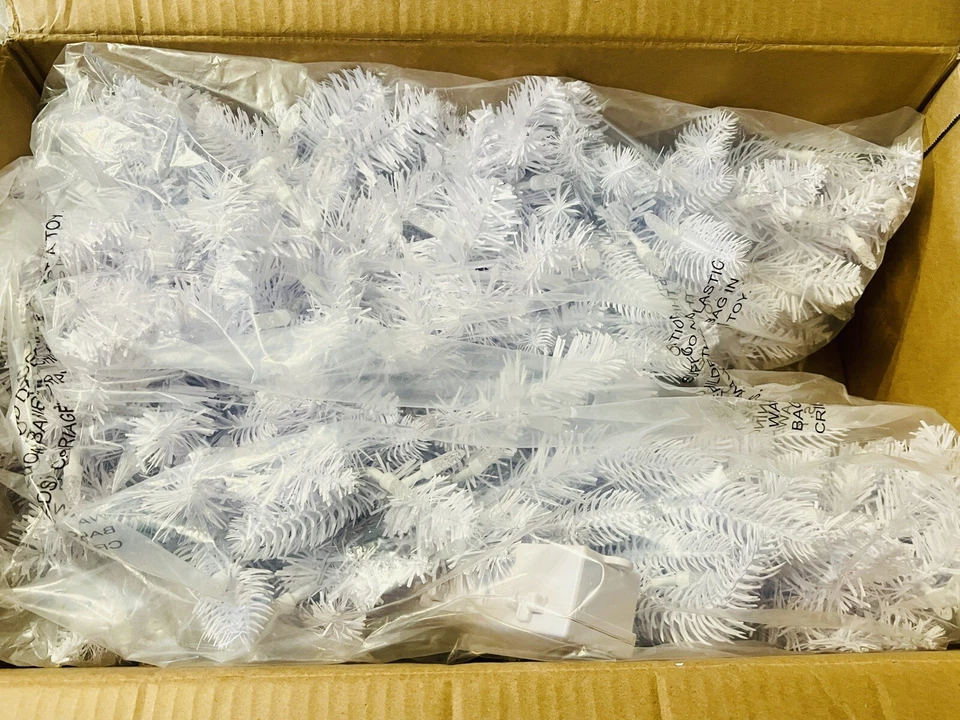 Bethlehem Lights 48" White Color Flip Overlit Swag- Brand new in box - Image 2 of 3