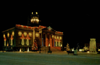 KITCHENER Ontario City Hall Christmas Lighting Postkarte Canada Postcard ~1970