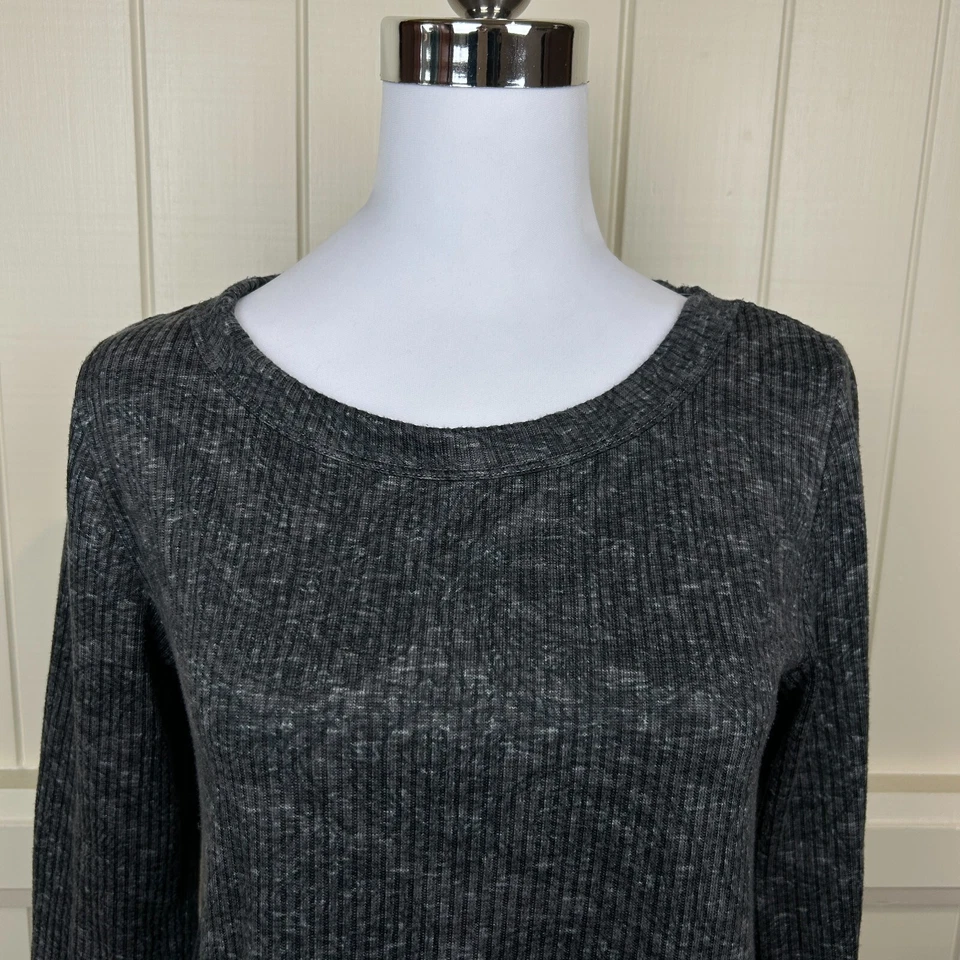 Tahari Top Women's Size M Grey Long Sleeve Paisley Print Casual Soft - image 3 of 4