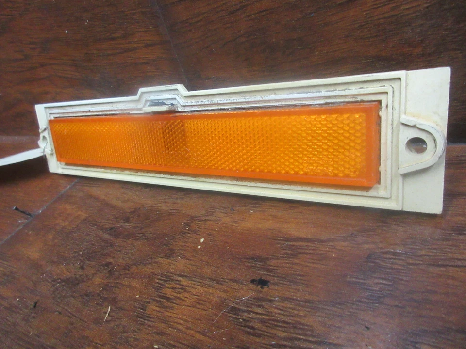 New Yorker, E Class, LeBaron, 600, 400, etc.: 1982 - 1988, Front Side Marker - Image 3 of 4