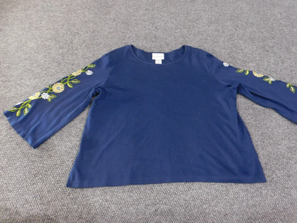 Top Alfred Dunner para mujer grande azul marino bordado floral manga 3/4 algodón Foto 3 de 4