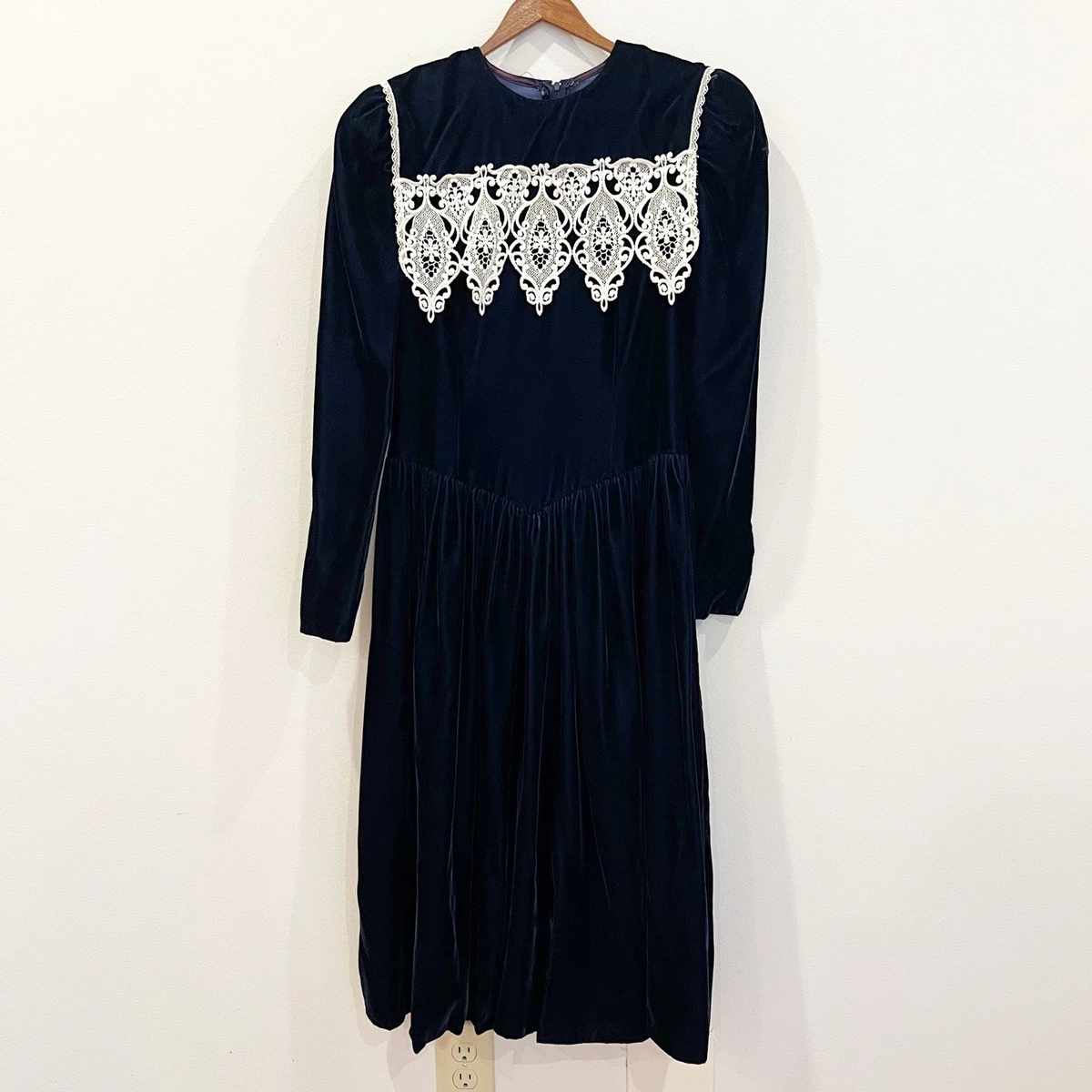 Juniors Long Sleeve Formal Dresses for Women for sale | eBay Juniors Long Sleeve Formal Dresses for Women for sale | eBay