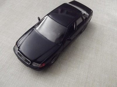 Schabak  Nr. 1052 Audi 100  dukel blau OVP dunkelblau 1:43