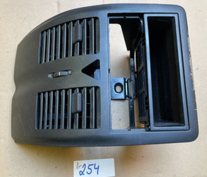 VW Polo 6N2 Mittelkonsole Radioschacht Lüftungsgitter Mitte 6N0858069