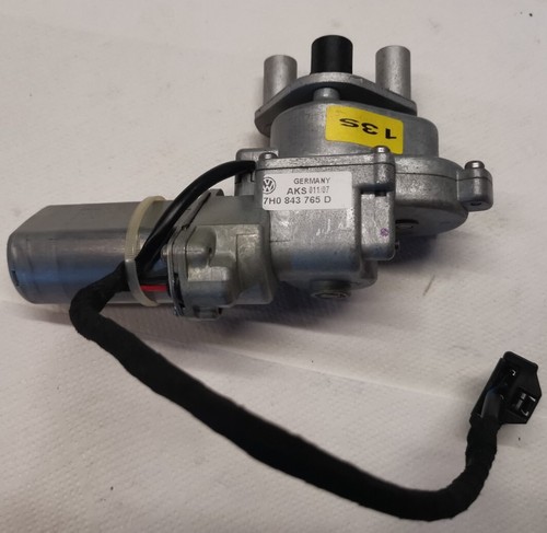 Sliding door latching motor