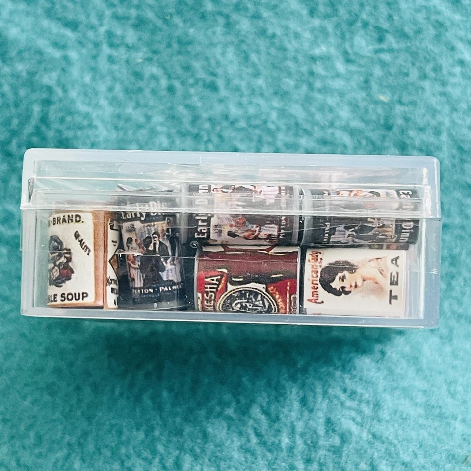 Casa de muñecas tienda general productos enlatados tienda de comestibles de moda antigua plaza de la ciudad Foto 4 de 4