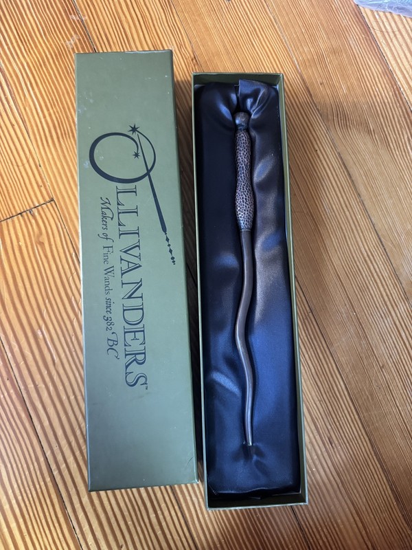 Ollivander's Hazel 9 Wand Universal Wizarding World Harry Potter