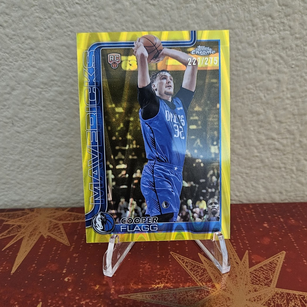 TOPPS 2025-26 CHROME ROOKIE COOPER FLAGG CLEAN /CENTERED YELLOW RAYWAVE #251/275