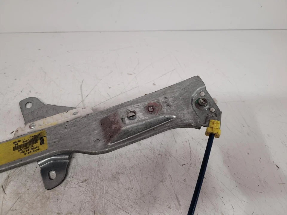 VAUXHALL CORSA 2010 FRONT RIGHT WINDOW REGULATOR DRIVER SIDE 39161985 - Image 4 of 4