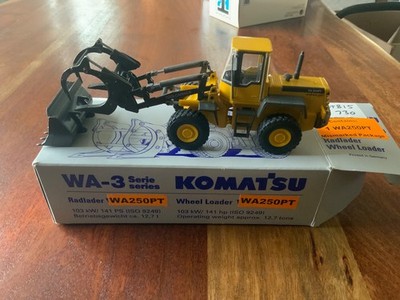 Concrad WA-3 log loader WA250PT 1:50