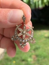 9ct gold period art Nouveau seed pearl flower pendant 3.4 Grams