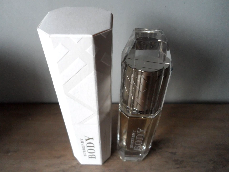Burberry Body EDT Spray 1.1 oz / 35 ml New In Box , Not Sealed Discontinued - Image 4 of 4