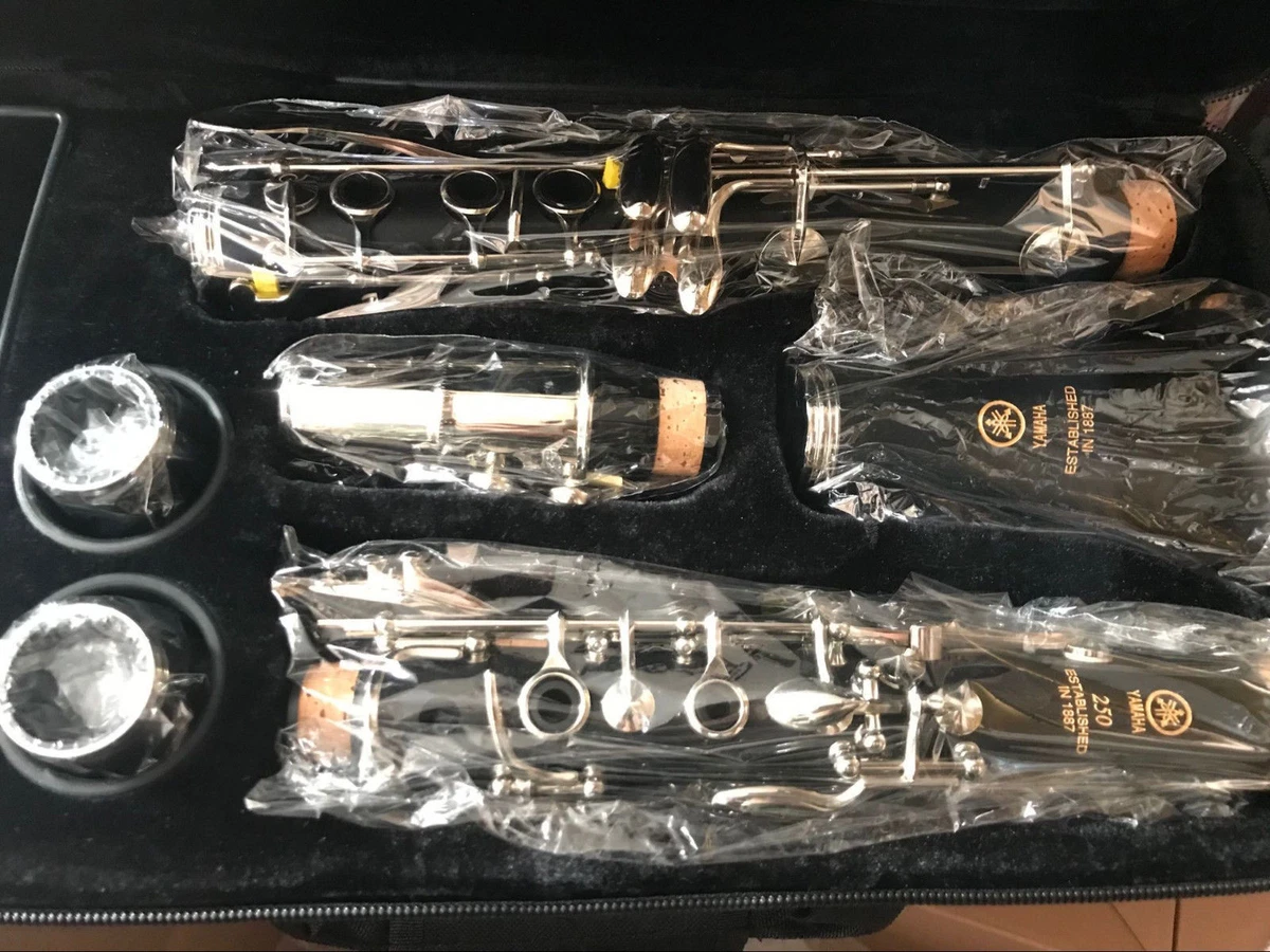 Nuevo clarinete Yamaha YCL 250 2026 con en hermosa caja envío gratuito