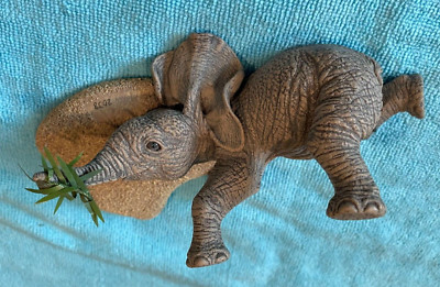 The Herd ''Murphy's Law'' Elephant Figurine By Martha Carey; Original Owner