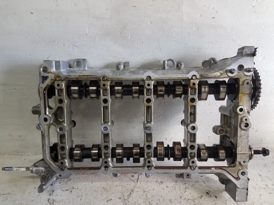 Toyota Prius V 2012-2018 1,8 L híbrido culata superior (Z2) Foto 2 de 2