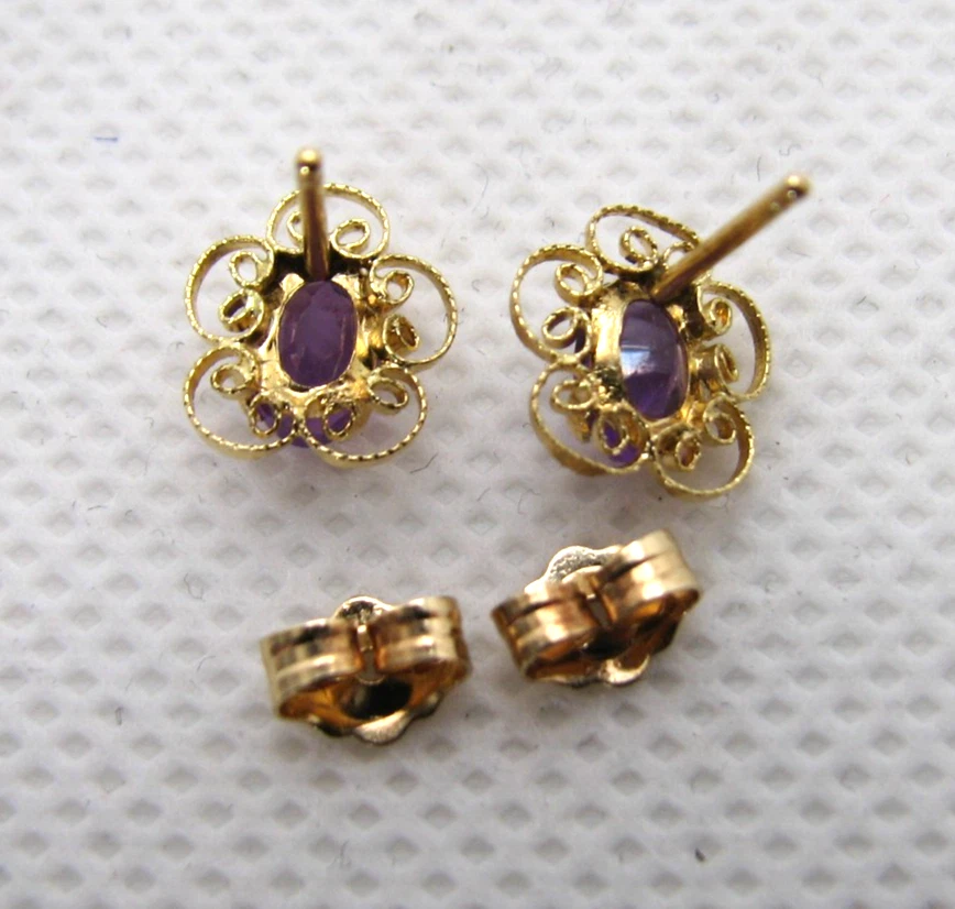 Pendientes perforados vintage de oro de 18 quilates amatista púrpura embragues de 14K 1,0 g Foto 3 de 4