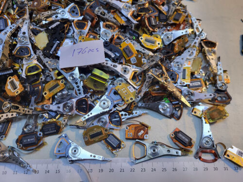 235+ Piezas Computadora Disco Duro Actuador Brazos Conectores Chatarra Oro Recuperación Plata - Imagen 6 de 16