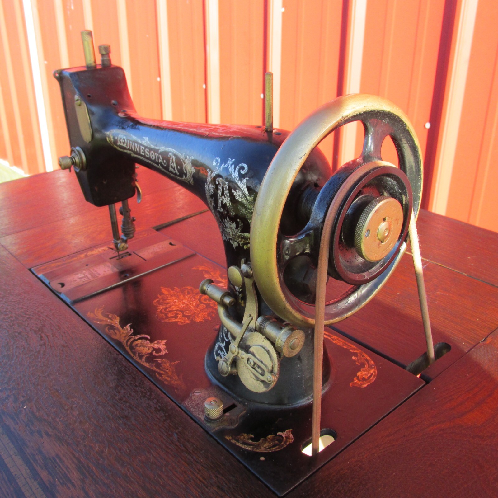 Antique Minnesota A Treadle Sewing Machine in an Oak Table eBay