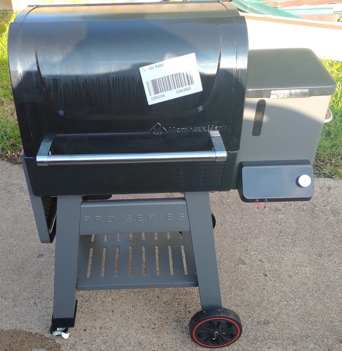 Member's Mark Pro Series Pellet Smoker Grill