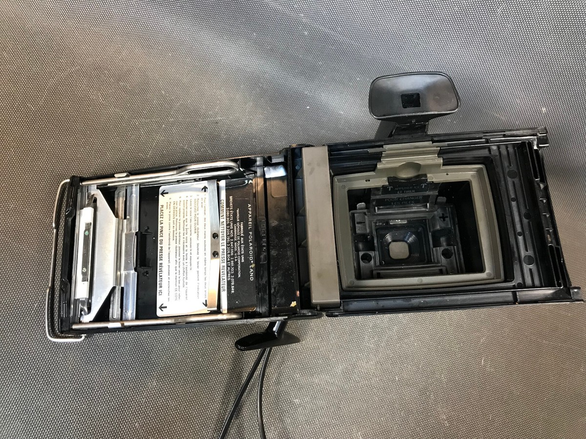 Ancien appareil photo argentique POLAROID Colorpack III