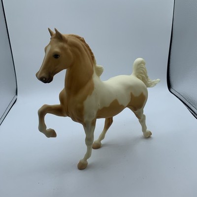 A Class Act American Saddlebred Breyer 1998 Fall Show Special palomino paint