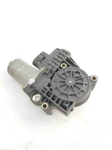 AUDI A6 4F2, C6 Scheibenwischermotor 0130821774 2.40 Petrol 2000 31903644