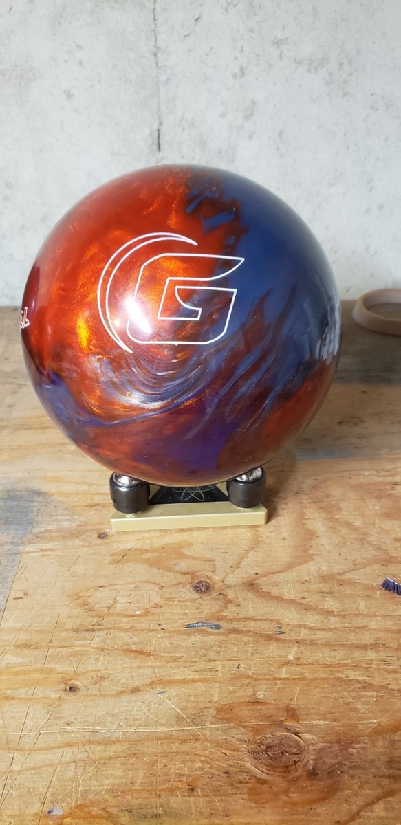 900 GLOBAL VIKING BOWLING BALL 15 POUNDS ASYMMETRIC #25GVKJ31M014