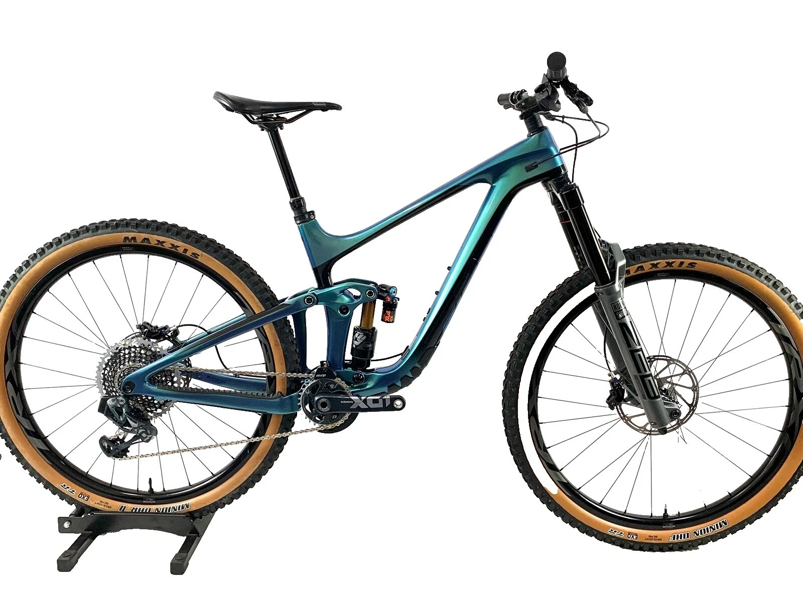 Giant 29 in Wheel Bikes