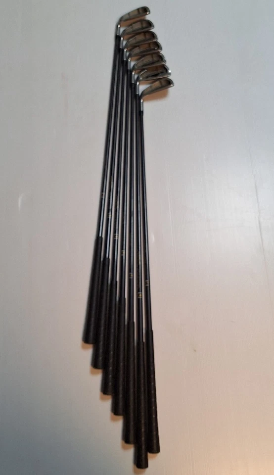 Spalding Molitor Set Med-Firm Graphite RH Irons 3-9 and Putter - Image 2 of 4