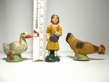 Drei alte Massefiguren f&uuml;r Bauernhof - rare seltene B&auml;uerin B&auml;uerinnenfigur 6cm