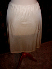 VINTAGE SEARS doesn  t slip nude beige nylon size M waist 27-29" length 24  