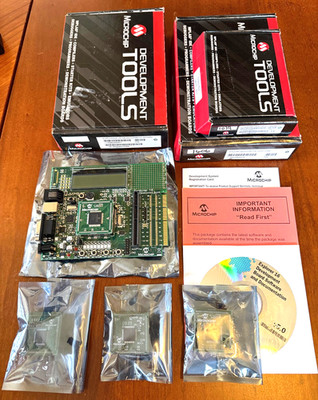 Microchip Explorer 16 Development Board DM24001 with PIC24/PIC32/ dsPIC33 PIMs