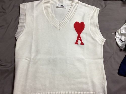 AMI Paris Ami de Coeur Knitted Vest (SZ M) (Off-White)