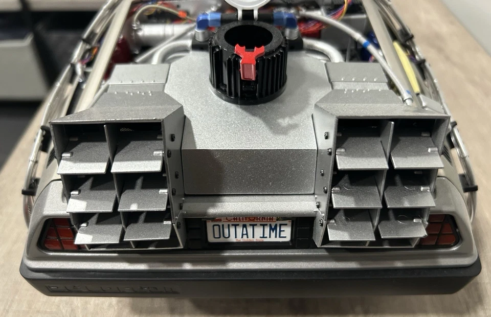 Eaglemoss Fanhome Back To The Future DeLorean 1:8 Scale Model Diecast Needs Work - Image 3 of 4