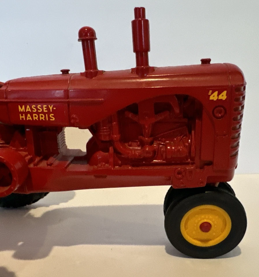 Tractor Massey Harris 44 Ertl Challenger Edición Especial 1/16 Usado en Excelente Condición De Colección Foto 3 de 4