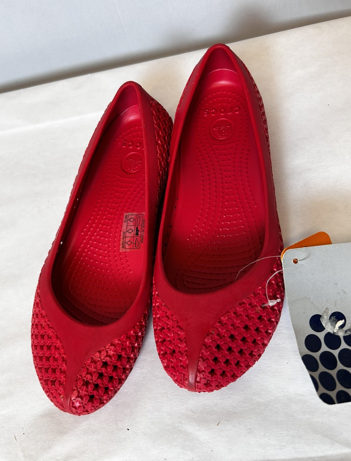 Crocs Flats Women’s Size 4 (Kids Size 2) Slip on Shoes, Pink Star Print-image