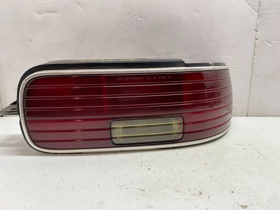 92-96 CHEVROLET CAPRICE LUZ TRASERA DERECHA MENSAJERO LATERAL LÁMPARA-OEM 16512856 Foto 2 de 4