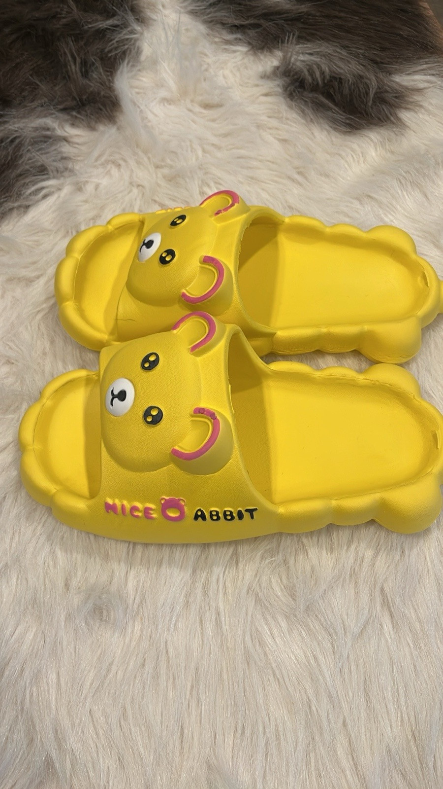 PANTOFOLA D’ORO Ciabatta gialla carina cartone animato per ragazze nuova senza etichette taglia 40EU adatta meglio nella taglia 6 6 5US