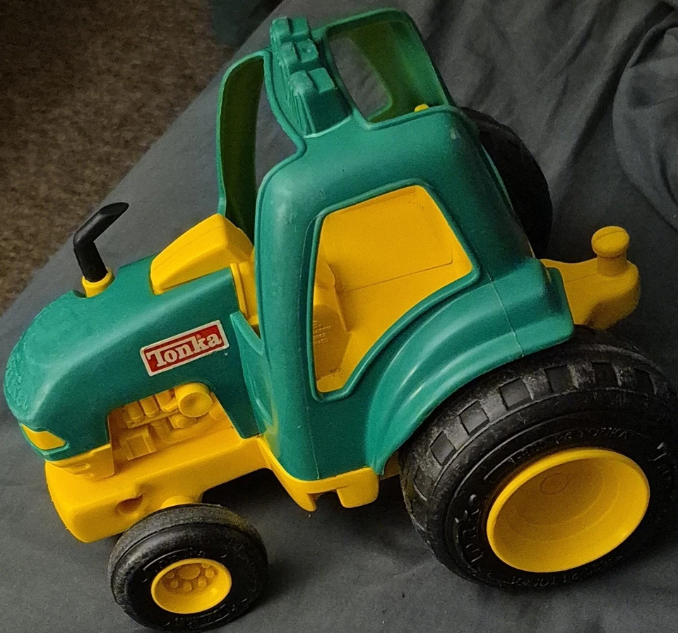 Vintage 1992 Green/Yellow Tonka 22" Plastic Tractor - Image 2 of 4