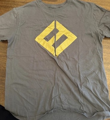 Foo Fighters Men's TShirt Gold Logo Rough Texture Short Sleeve Dave Grohl Large