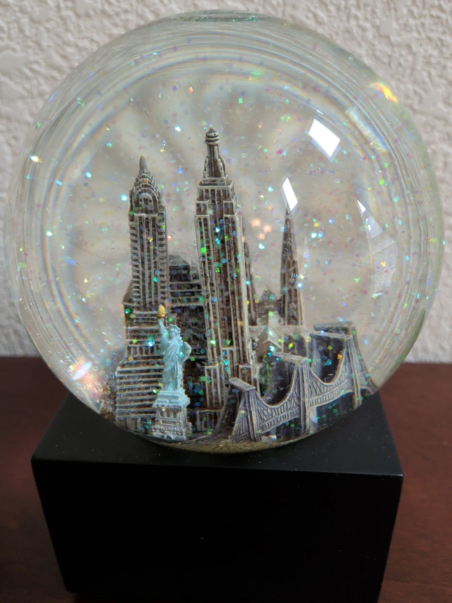 NY saks 5th avenue オルゴール スノードーム Saks Fifth Avenue Snow Globe for sale | eBay