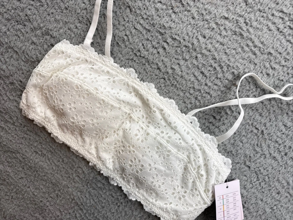 Bralette bandeau ligeramente forrado de encaje con ojales blancos Auden XS para mujer correa extraíble Foto 2 de 4