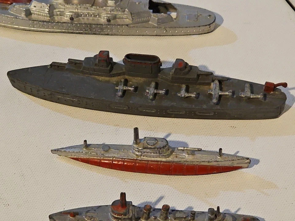 23 Vintage TootsieToy Military Ships Submarines Boats - Image 4 of 4