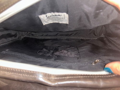 borsa tracolla marca Vespa in ecopelle colore marrone - Foto 6 di 6