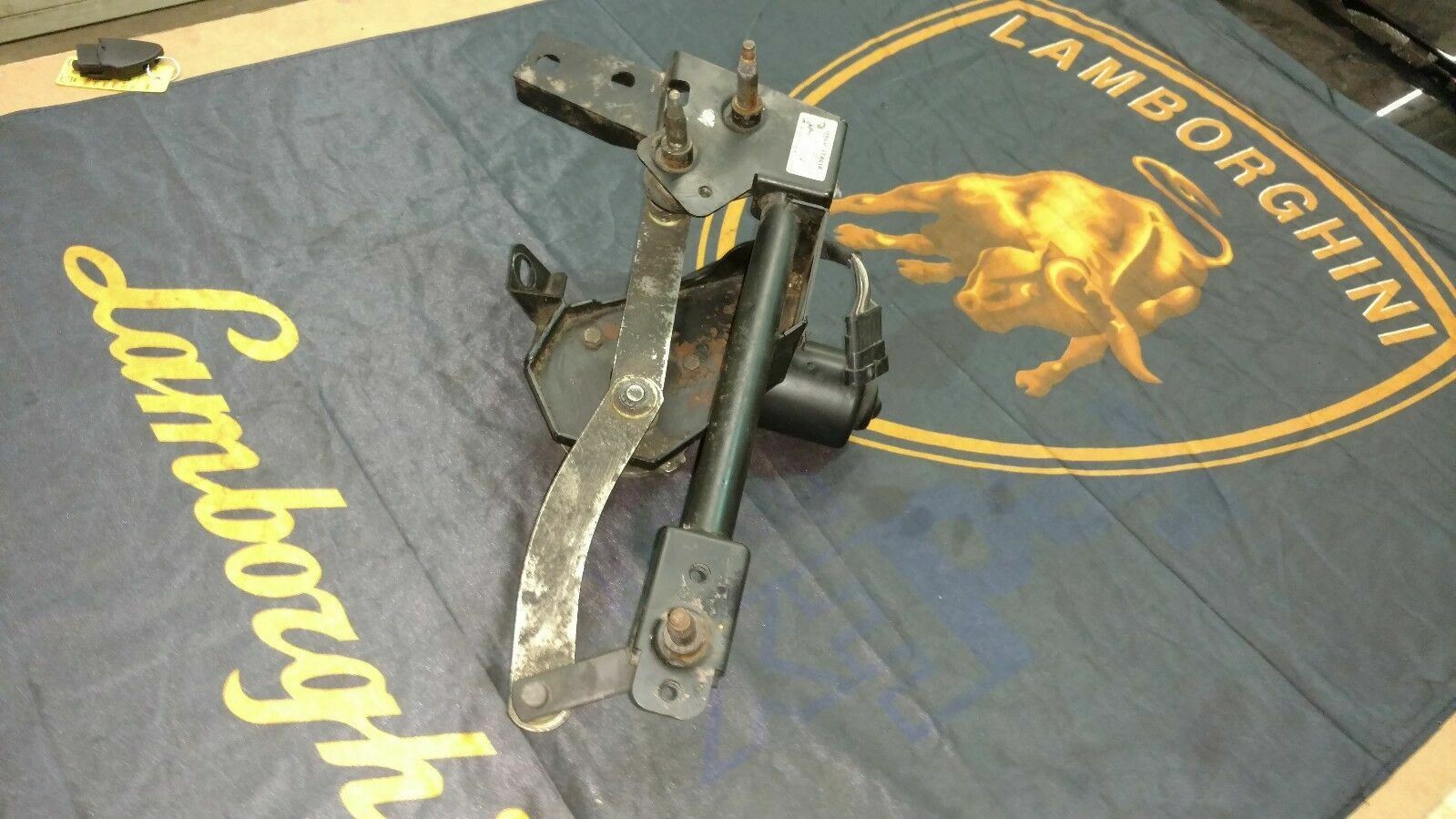 LAMBORGHINI GALLARDO WINDSHIELD WIPER MOTOR ASSEMBLY OEM 401955023